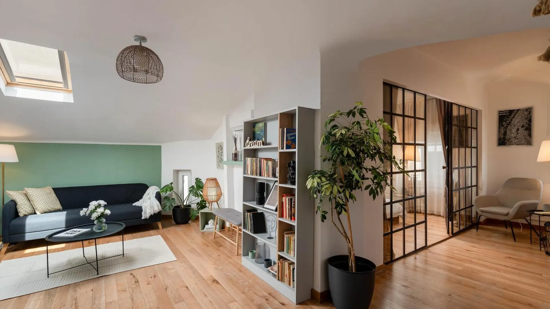 Downtown Home With Terrace By Urbanesq Bucharest 0*,  Romania